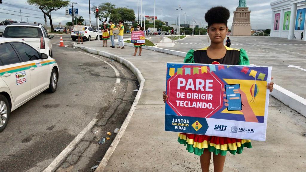 Prefeitura realiza ação educativa sorbe cuidados no trânsito durante festejos juninos - SMTT Aracaju